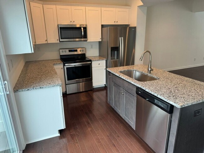 Foto del edificio - 3 bedroom/2 Bath Townhome Warrendale, PA