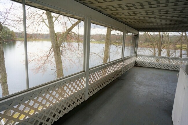 Foto del edificio - 113 N Shore Point