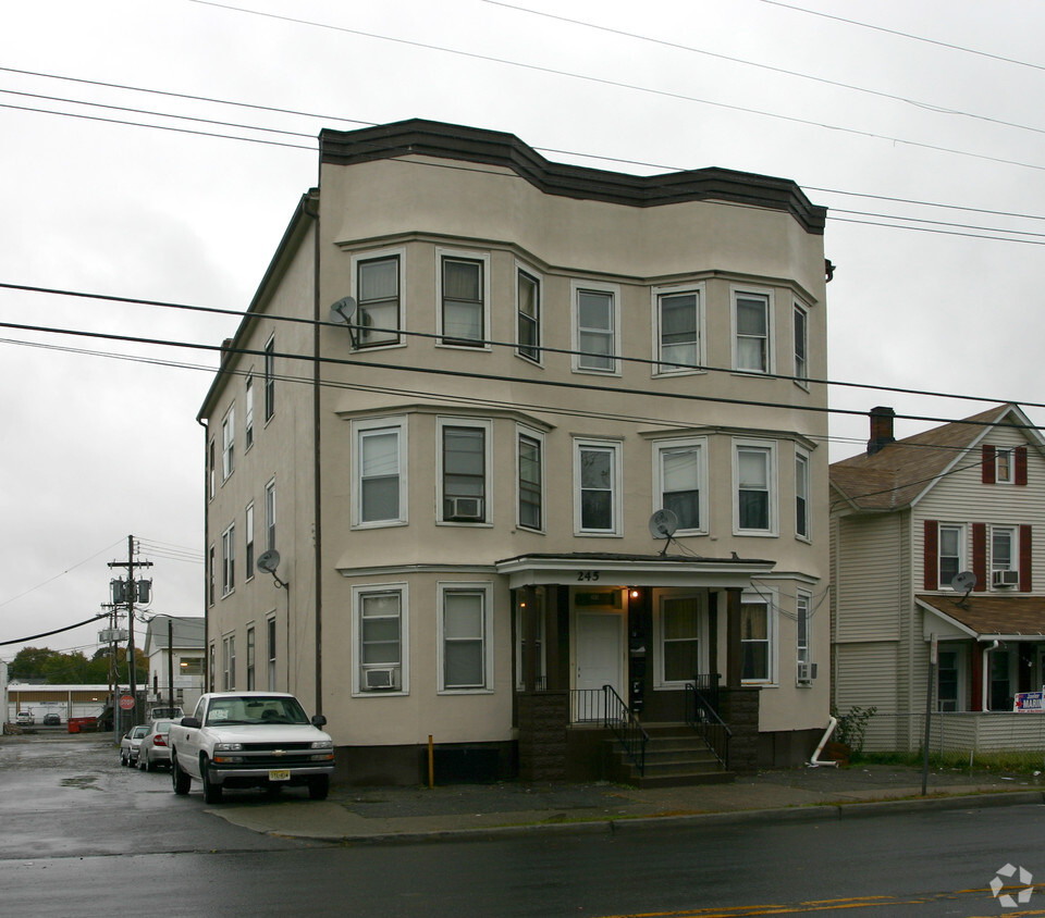 Primary Photo - 245 E Blackwell St