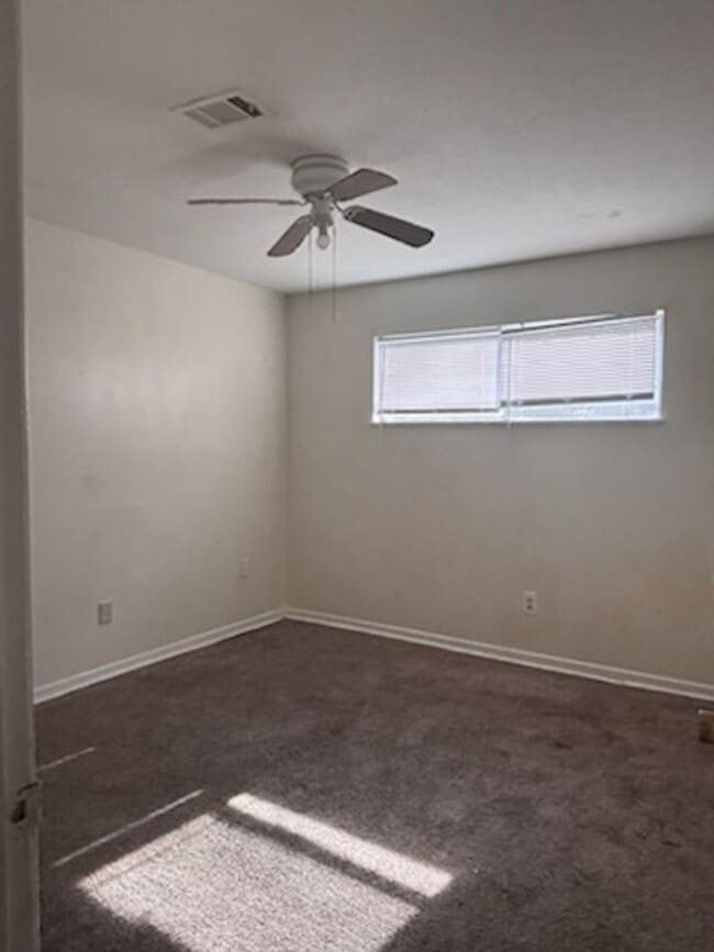 Building Photo - 1374 Dianne Dr