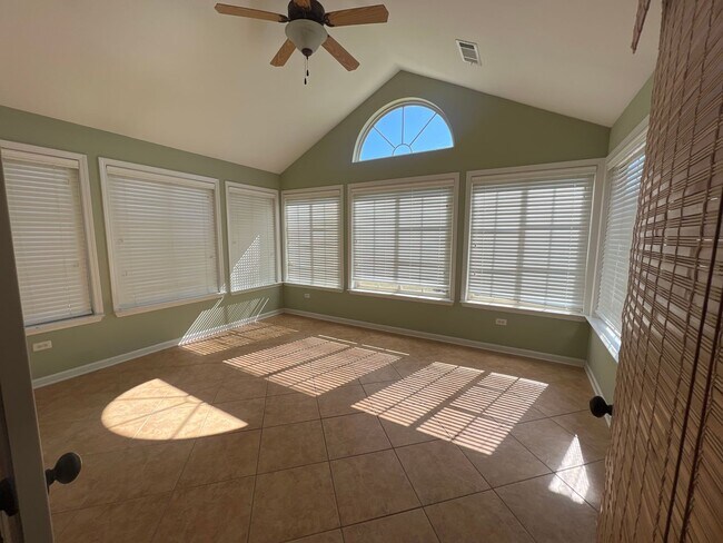 Foto del edificio - 3110 Alumni Ln