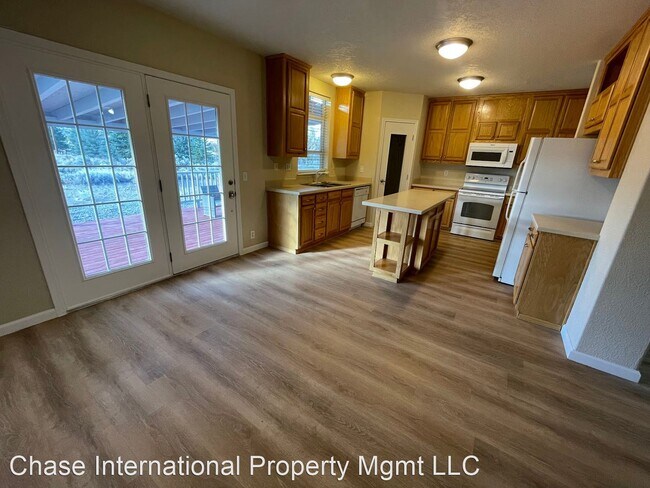 Foto del edificio - 3 br, 3 bath House - 2335 Jacobsen Lane