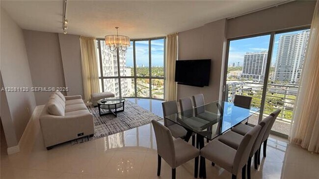 Foto del edificio - 1830 Radius Dr