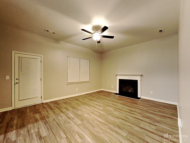 Building Photo - 1403 Peachcroft Rd
