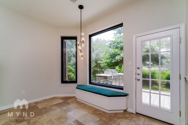 Building Photo - 14713 Calaveras Dr