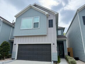 Building Photo - 8110 Esther Acres Ln