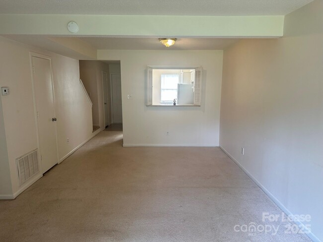 Building Photo - 2939 Heathstead Place