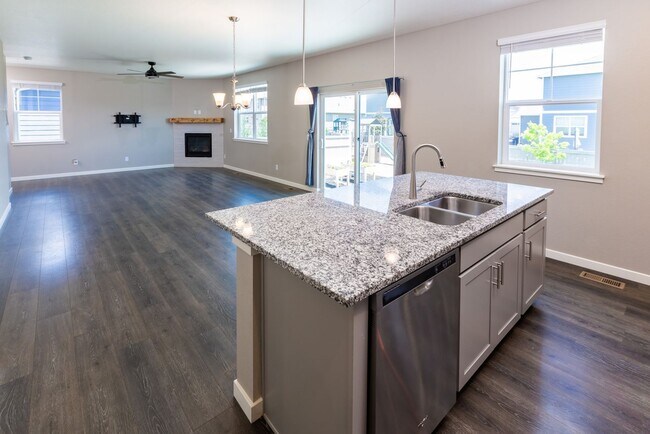 Foto del edificio - Stunning 4BR House in Berthoud