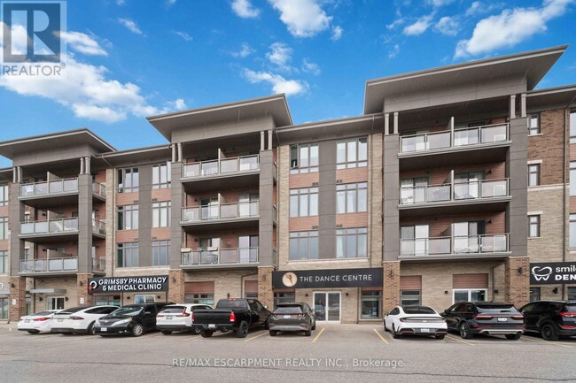 Building Photo - 520-520 N Service Rd