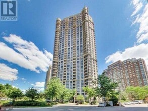 Building Photo - 310-310 Burnhamthorpe Rd W