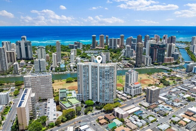 Building Photo - 2333 Kapiolani Blvd