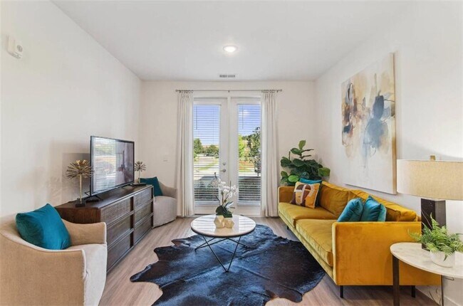 Building Photo - 550 Webb Gin House Rd