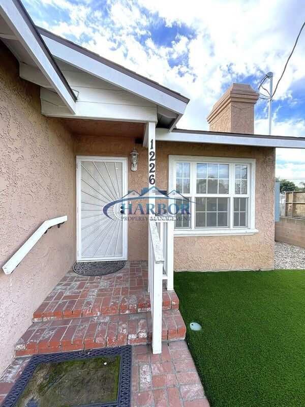 Foto del edificio - 1226 W Don St