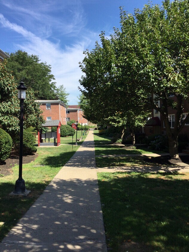 11 Bedford Ave Unit R3, Norwalk, CT 06850 Condo for Rent in Norwalk