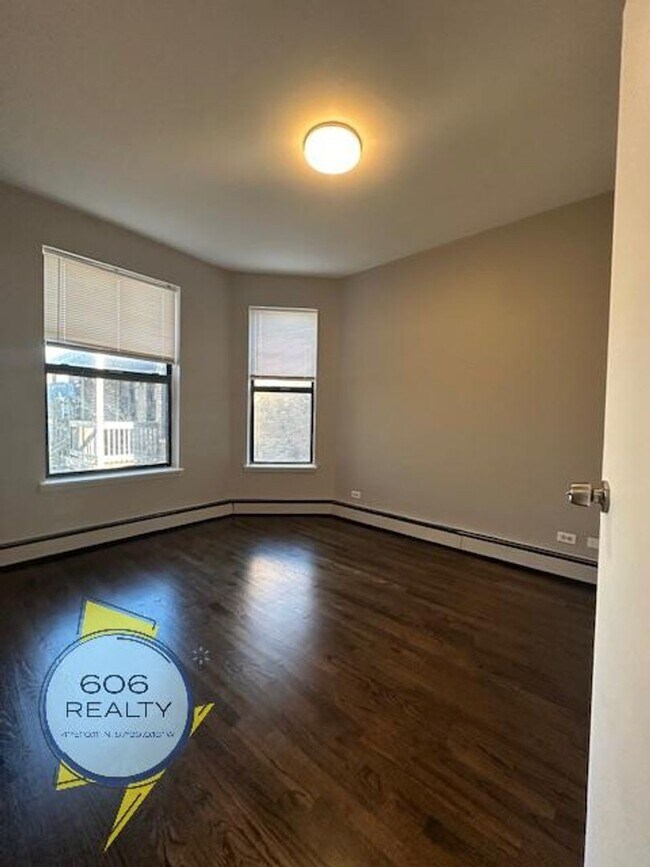 Building Photo - 368 E 59th St