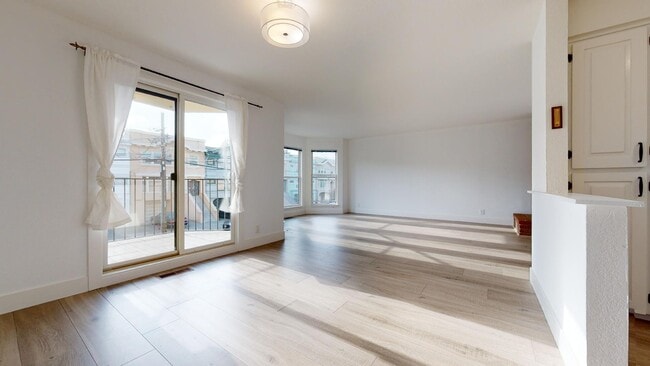 Building Photo - 662 23rd Ave