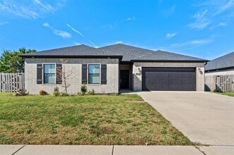 Building Photo - 200 Tricha Cir SW