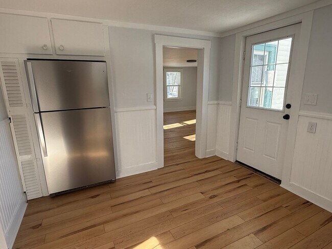 Building Photo - 623 S Main St