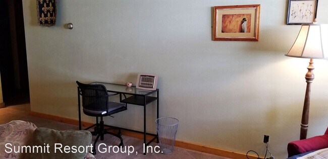 Building Photo - 2 br, 1 bath House - 0800 Copper Road #205...
