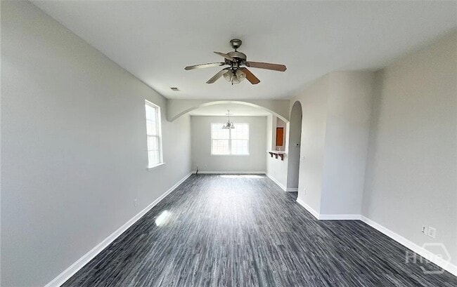 Building Photo - 221 Chapel Lake S