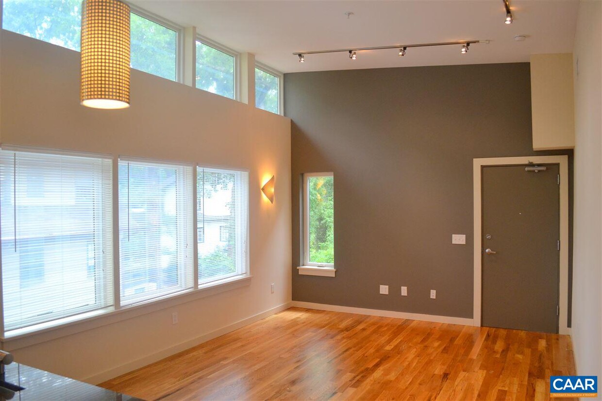 Foto principal - 1600 Jefferson Park Ave