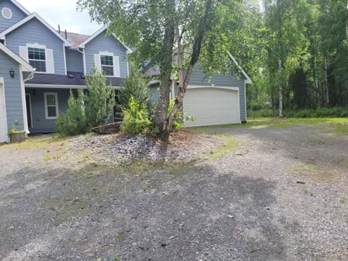 Primary Photo - Secluded/Private Home