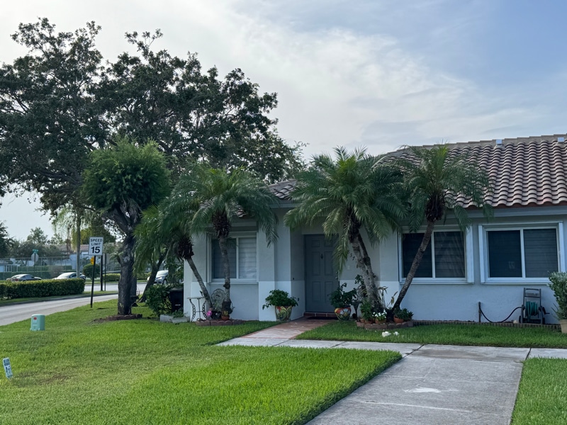 Photo - 707 NW 208th Dr