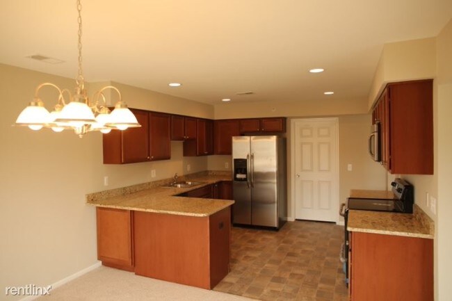 Building Photo - 14445 Shadywood Dr