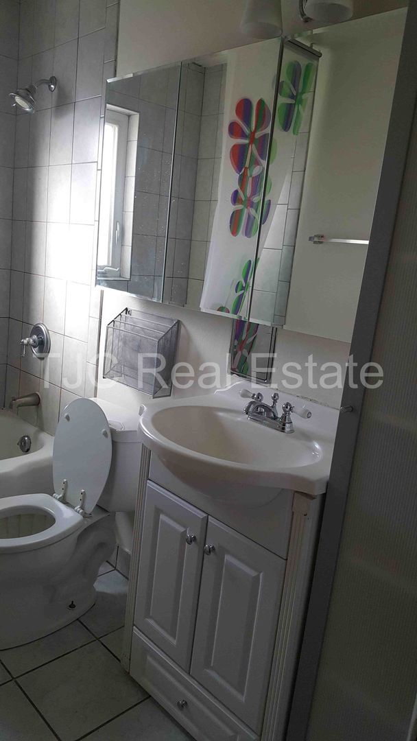 Foto del edificio - 1215 S Jackson St