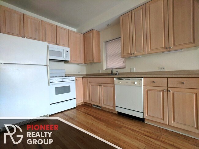 Foto del edificio - 2320 N Southport Ave