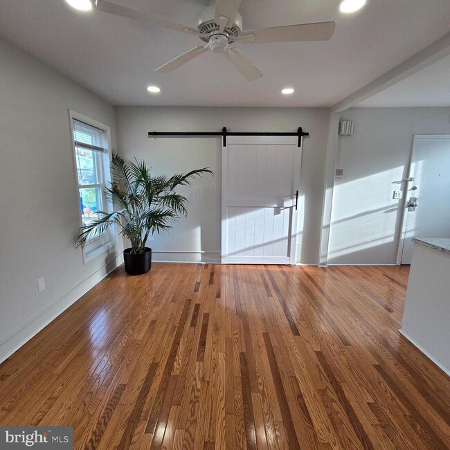 Foto del edificio - 4400 Main St