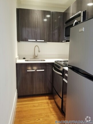Building Photo - 254 Newbury St
