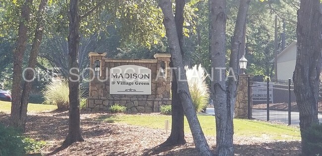 Foto del edificio - 201 Madison Ln SE