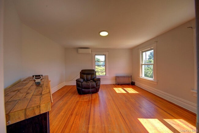 Building Photo - 1250 Woodfield Rd