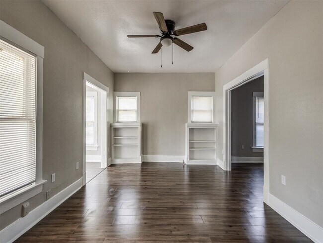 Foto del edificio - 8318 Lawler St