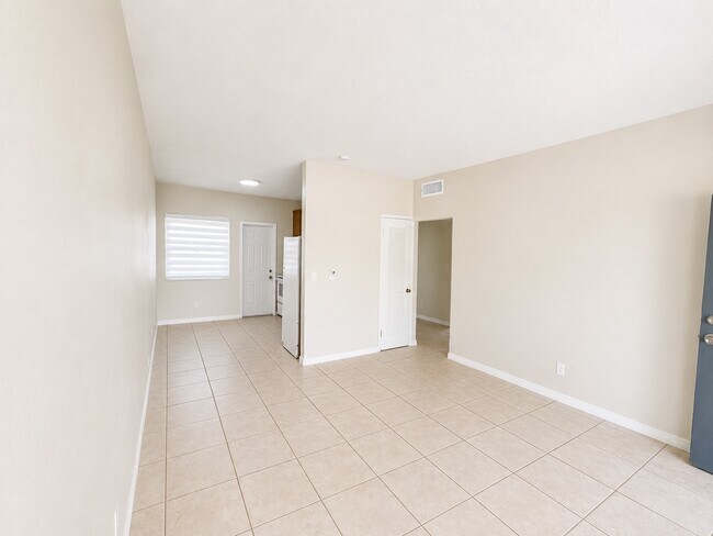 Foto del edificio - 1664 NE 146th St