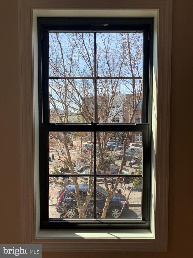 Building Photo - 1537 S 11th St