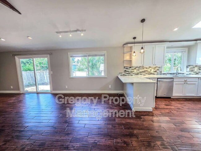 Foto del edificio - 623 220th St SW