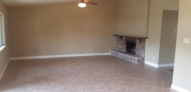 Building Photo - 18218 Navajo Trail Dr