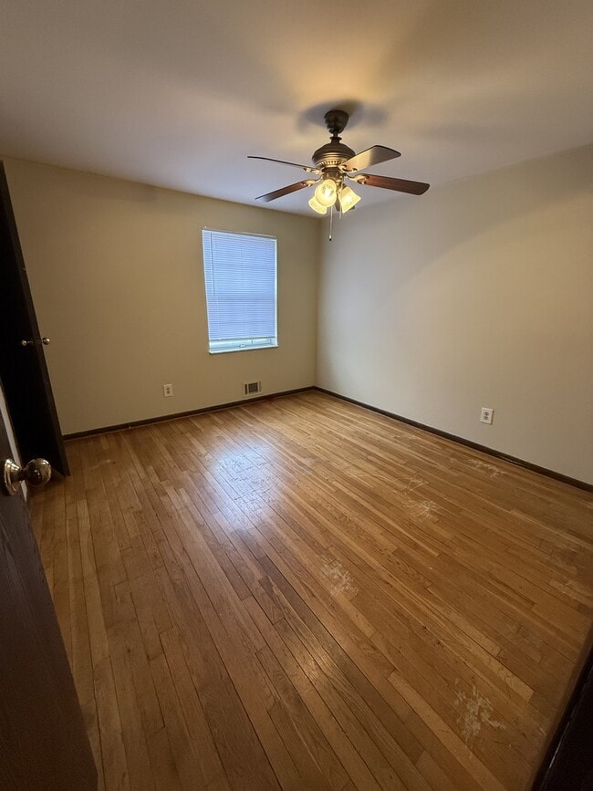 Foto del edificio - 5745 Pine Tree St S