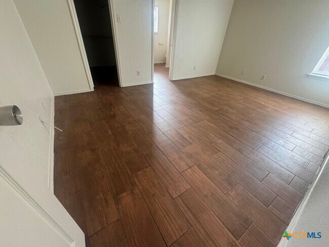 Foto del edificio - 3804 Captain Dr