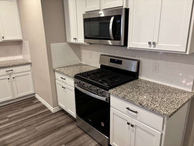 Foto del edificio - 7326 Tristan Dr