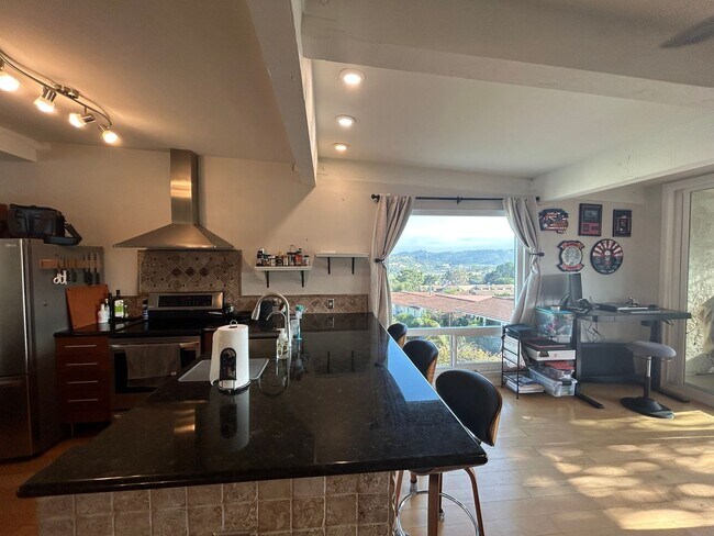 Foto del edificio - Luxurious Carlsbad Townhome with Ocean Views