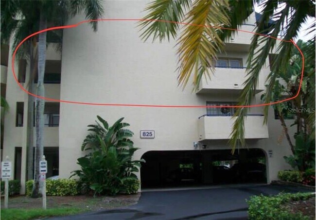 Building Photo - 825 S Osprey Ave