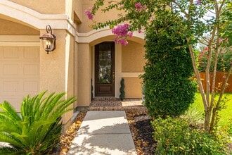 Building Photo - 226 Skybranch Ct