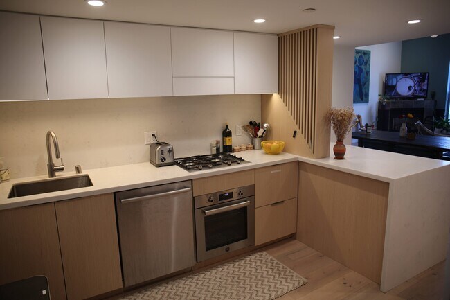 Building Photo - 1488 Harrison St