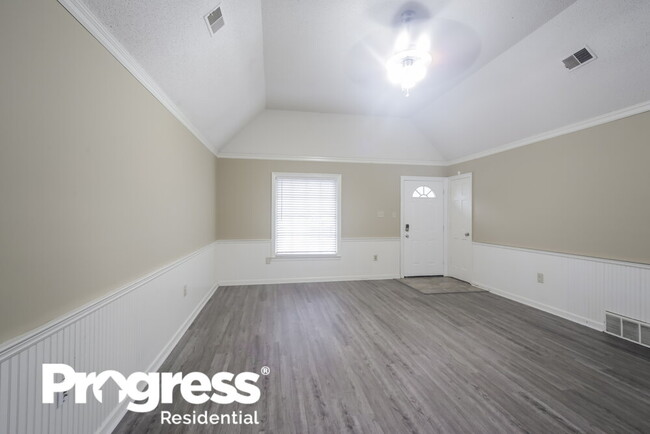 Building Photo - 4483 Green Creek