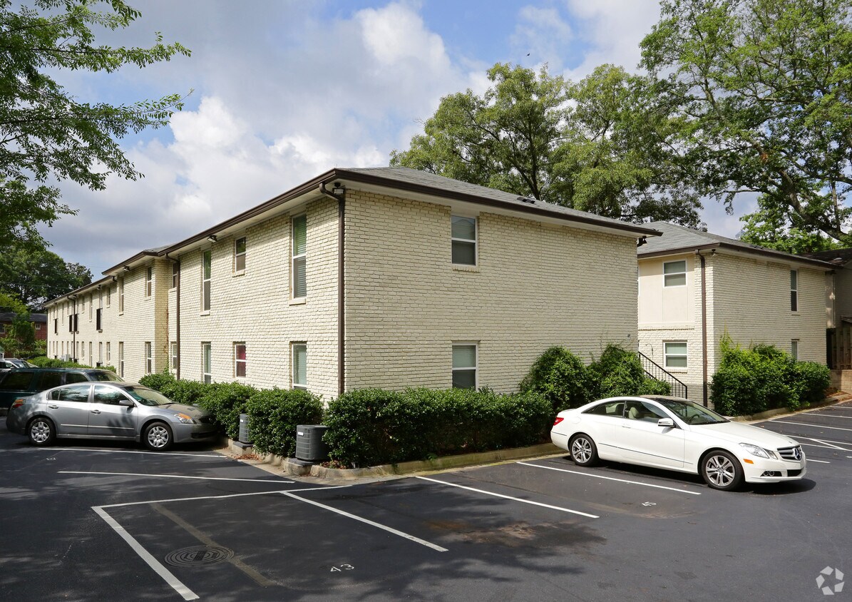 Building Photo - Gateway Courtyard