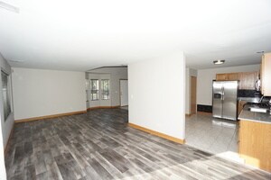 Foto del edificio - 3616 Forestview Dr
