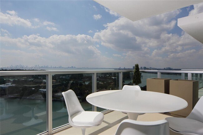 Foto del edificio - 6700 Indian Creek Dr